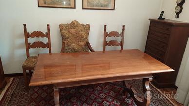 Tavolo fratino con poltrona e due sedie