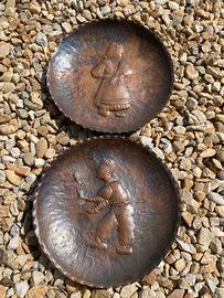 Pentole in rame e vassoi decorazione