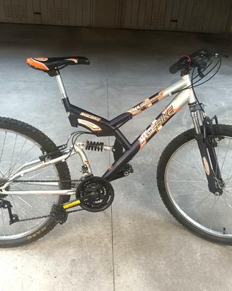 mountain Bike fullsuspension 
