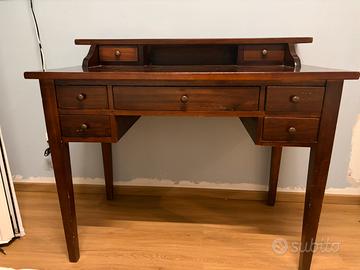 Scrittoio in legno arte povera