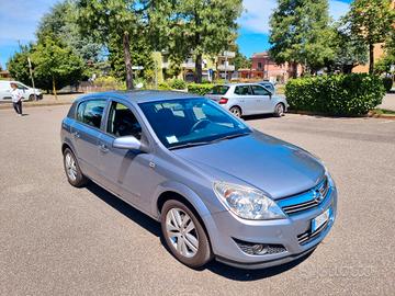 Opel Astra 1.4 16V ADATTA A NEOPATENTATI