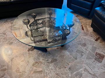 Tavolino basso in ferro battuto con piano in