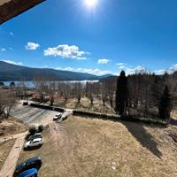 Lorica 4 posti letto fronte lago