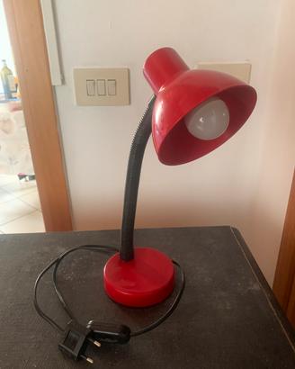 Lampada da tavolo regolabile rossa