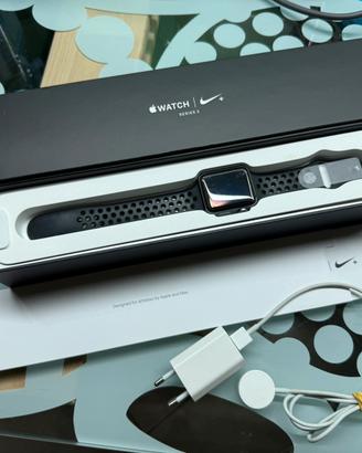 Apple watch serie 3 nike