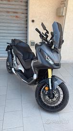 Honda x-adv 750