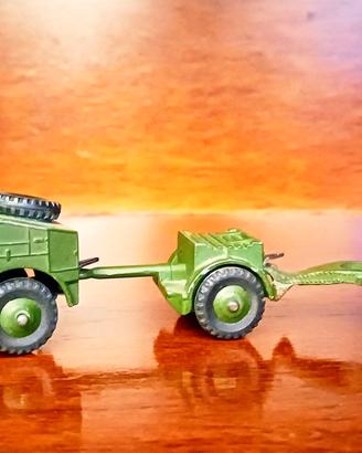 Dinky Toys 688 – Field Artillery Tractor con rimor