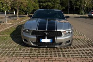 Ford Mustang 2010 v6 manuale