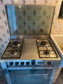 Cucina 4 fuochi e forno