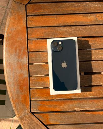 Iphone 13 nero con caricatore