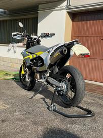 Husquarna 701 Supermoto