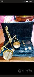 piccola pesa bilancina in ottone da collezione 