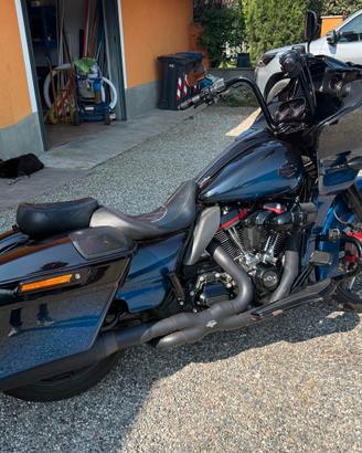 HARLEY DAVIDSON CVO 2019