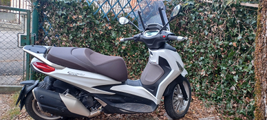 PRiMAVERA CON SCOOTER PIAGGIO