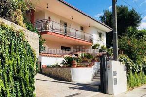 Villa indipendente con terreno
