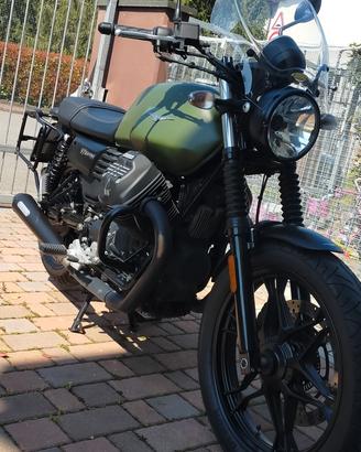 moto Guzzi V7 Stone 