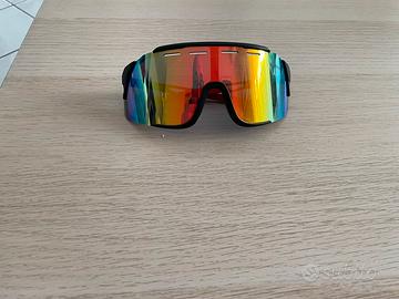Occhiali da sole per sportivi e non