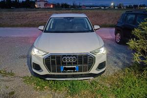 auto audi Q3 