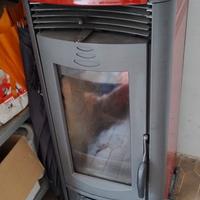 Stufa a legna usata 7.5kW
