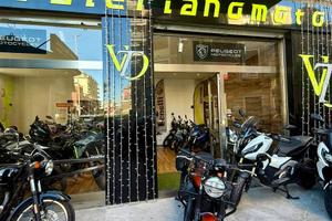 Motoguzzi v7 stone 2022 con 17.000km VALERIANOMOTO