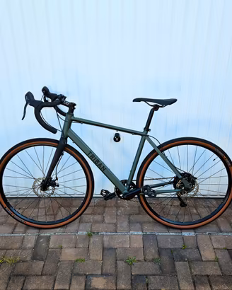Bici gravel TRIBAN GRVL 120 taglia M come nuova