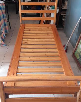 lettino in legno 