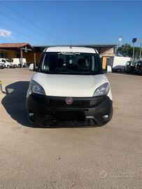 Fiat doblo autocarro 5 posti