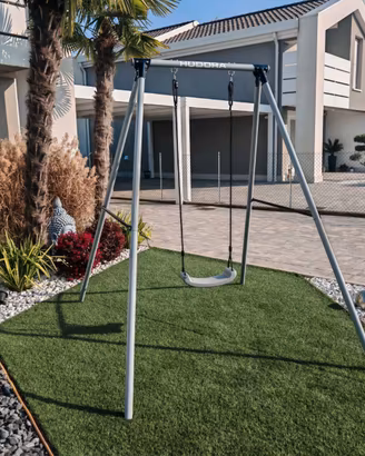 Altalena da giardino per bambini pari al nuovo