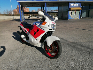 Honda cbr 1000 f 1988 asi