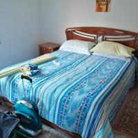 Stanza da letto con carrello tv