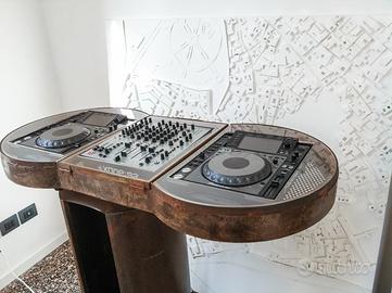 Consolle DJ in corten e plexiglass. Mobile custom