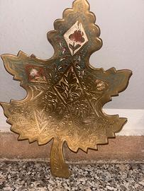 Foglia in ottone inciso