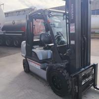 carrello elevatore Nissan 35