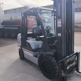 carrello elevatore Nissan 35