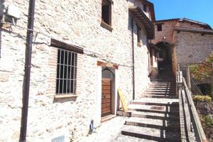 3 LOCALI A VALLO DI NERA
