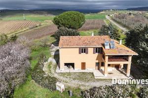 Rustico / Casale di 137 m² con 5 locali a Magliano