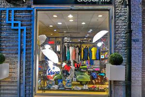 Storica attività scarpe e abbigliamento