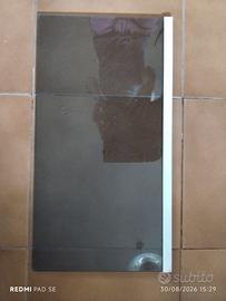 1 RIPIANO IN VETRO CON BORDO IN PLASTICA, USATO.