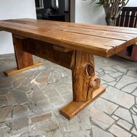 Tavolo in legno massello