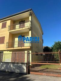Villa di 350 m² con 5 locali a Giugliano in Campan