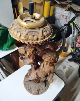 posacenere con statua antica 