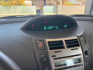 Toyota yaris 1000 5 porte climatizzata