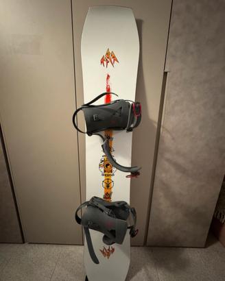 Snowboard  Jones tweaker