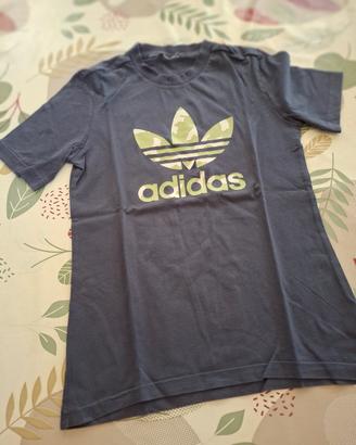 T-shirt adidas 