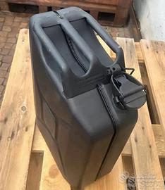 3 Taniche in ferro da  20 litri 15€