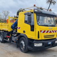 Iveco Eurocargo 130e21 ribaltabile con gru