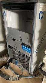 Macchina per ghiaccio