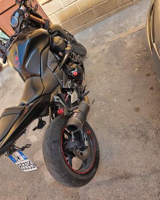 kawasaki Z750 R