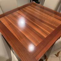 Tavolo quadrato in legno di noce allungabile