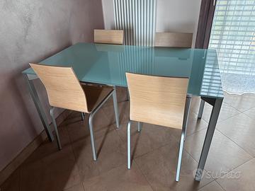 Tavolo cristallo allungabile + 4 sedie jesse